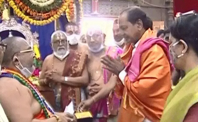 CM KCR Visit Yadadri Temple : యాదాద్రి ఆలయ నిర్మాణం పనులను సమీక్షించిన కేసీఆర్.. ఫిబ్రవరిలో..