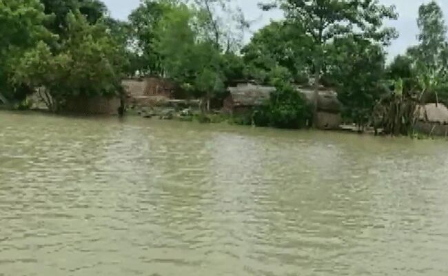 భారీ వర్షాలు.. ఒడిశా, ఛత్తీస్గడ్కు రెడ్ అలర్ట్ భారీ వర్షాలు.. ఒడిశా, ఛత్తీస్గడ్కు రెడ్ అలర్ట్