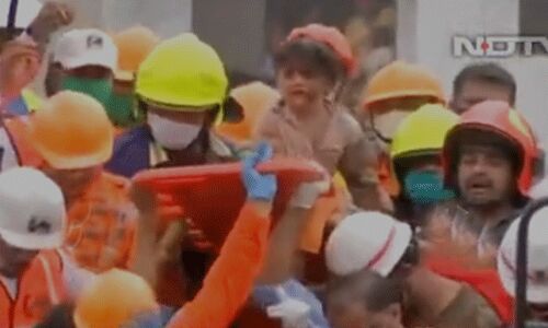 మృత్యుంజయుడు.. 20 గంటల పాటు సజీవంగా శిథిలాల కింద