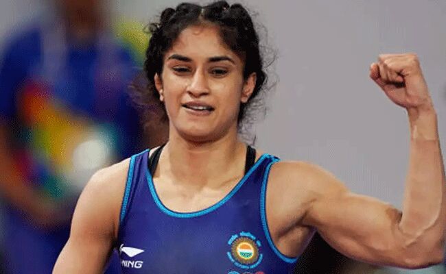 రెజ్లర్‌ వినేశ్‌ ఫోగట్‌కు కరోనా పాజిటివ్‌