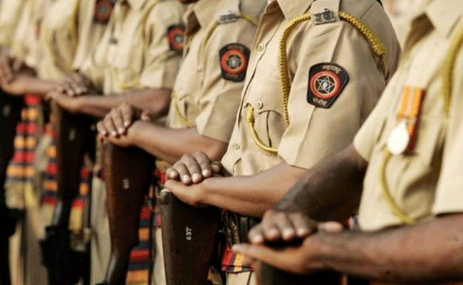 మహారాష్ట్ర పోలీస్ శాఖలో కరోనా కలకలం మహారాష్ట్ర పోలీస్ శాఖలో కరోనా కలకలం