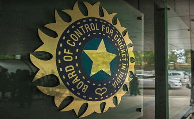 ఐపీఎల్ టీమ్ లో 13 మందికి పాజిటివ్: బిసిసిఐ ప్రకటన