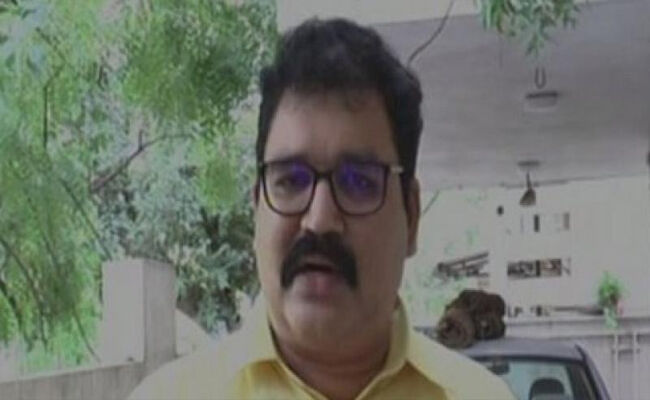 పట్టాభి నేతృత్వంలోని బృందంపై వైసీపీ నేతల దాడి..