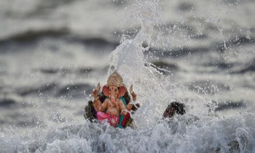 నిరాడంబరంగా గణపయ్య నిమజ్జనోత్సవం