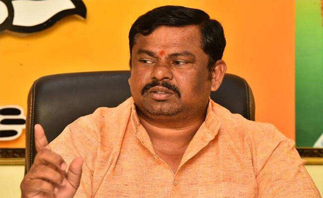 కాంగ్రెస్ ఒత్తిడిలో ఫేస్బుక్ పనిచేస్తోందా? : ఎమ్మెల్యే రాజా సింగ్ కాంగ్రెస్ ఒత్తిడిలో ఫేస్బుక్ పనిచేస్తోందా? : ఎమ్మెల్యే రాజా సింగ్