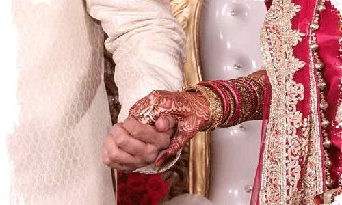 లేటు వయసులో ఘాటు ప్రేమ.. ఆమెకు 55.. అతడికి 70..