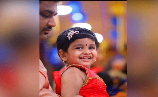 లాడ్జిలో కుమార్తెను చంపి తానూ ఆత్మహత్య చేసుకున్న తండ్రి లాడ్జిలో కుమార్తెను చంపి తానూ ఆత్మహత్య చేసుకున్న తండ్రి