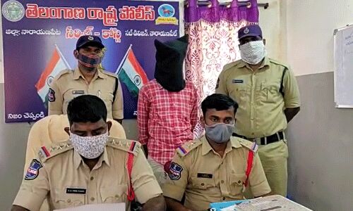 కవలలకు జన్మనిచ్చిన తల్లి.. కూతుళ్లకు విషం తాగించిన తండ్రి