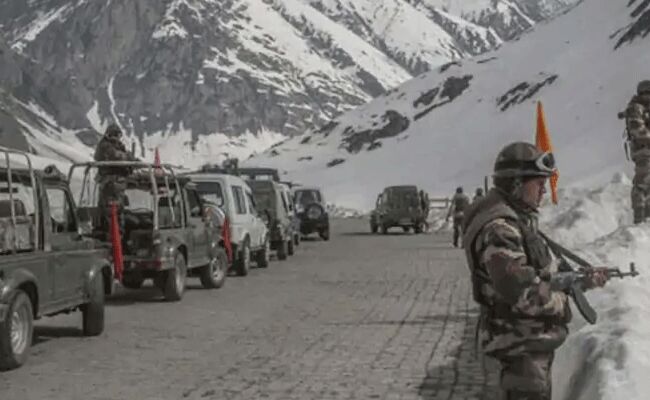 భారత్‌- చైనా సరిహద్దుల్లో కొనసాగుతున్న ఉద్రిక్తత