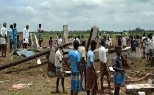 బాణసంచా ఫ్యాక్టరీలో భారీ పేలుడు.. 9 మంది మహిళలు మృతి బాణసంచా ఫ్యాక్టరీలో భారీ పేలుడు.. 9 మంది మహిళలు మృతి