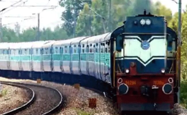 నిరుద్యోగులు అలర్ట్: 1.40 లక్షల పోస్టుల భర్తీకి సిద్దమవుతున్న రైల్వేశాఖ నిరుద్యోగులు అలర్ట్: 1.40 లక్షల పోస్టుల భర్తీకి సిద్దమవుతున్న రైల్వేశాఖ