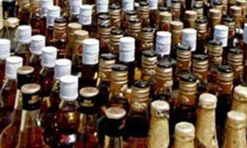 ఆశ్చర్యకర రీతిలో ఏపీలోకి అక్రమంగా మద్యం సరఫరా ఆశ్చర్యకర రీతిలో ఏపీలోకి అక్రమంగా మద్యం సరఫరా