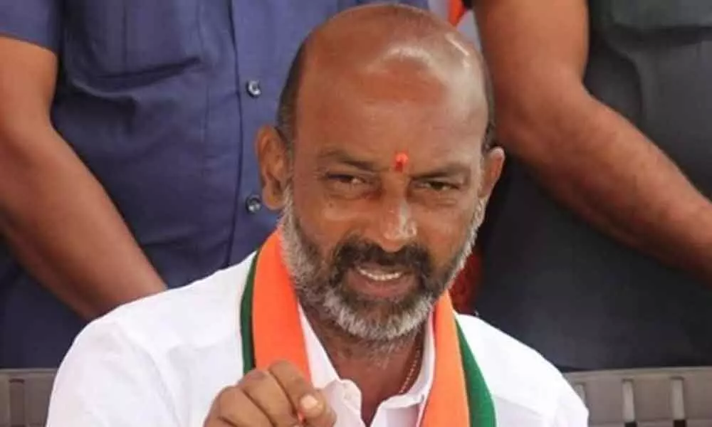 ఆ రెండు పార్టీలను తరిమికొట్టడమే ధ్యేయం : బండి సంజయ్ ఆ రెండు పార్టీలను తరిమికొట్టడమే ధ్యేయం : బండి సంజయ్
