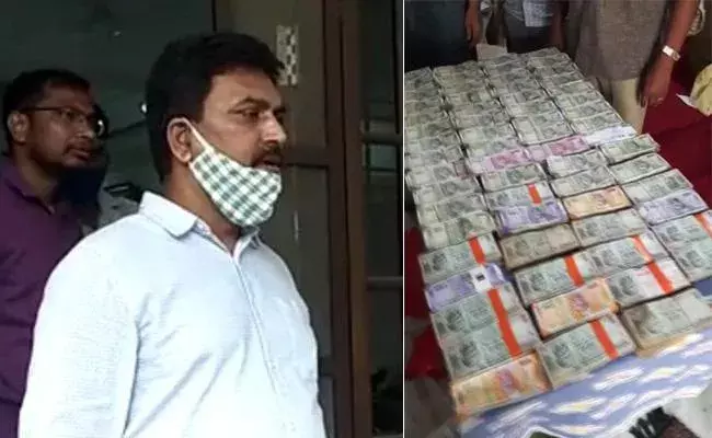 ఏసీబీ వలలో మెదక్ జిల్లా అడిషనల్ కలెక్టర్ ఏసీబీ వలలో మెదక్ జిల్లా అడిషనల్ కలెక్టర్