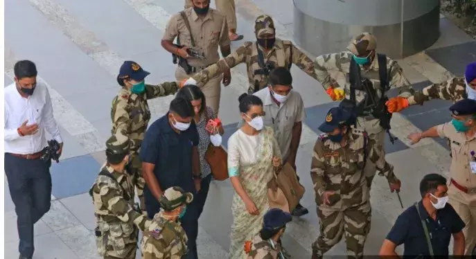 బాంబే హైకోర్టులో న‌టి కంగ‌నాకు ఊరట