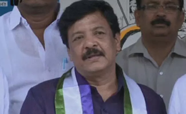 వైసీపీ ప్రభుత్వ వైఖరిపై జనసేన పీఏసీ సభ్యులు కందుల దుర్గేష్ ఆగ్రహం వైసీపీ ప్రభుత్వ వైఖరిపై జనసేన పీఏసీ సభ్యులు కందుల దుర్గేష్ ఆగ్రహం