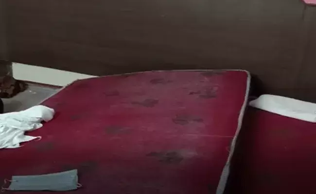 విశాఖలో విషాదం.. లాడ్జిలో నలుగురు ఆత్మహత్యకు