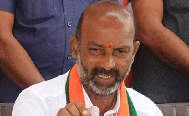 తెలంగాణ బీజేపీ అధ్యక్షులు బండి సంజయ్‌ అరెస్టు