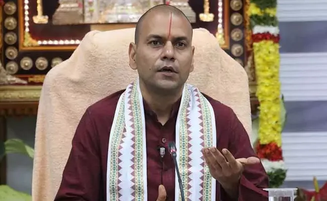కోవిడ్ మార్గదర్శకాలను అనుసరించి శ్రీవారి బ్రహ్మోత్సవాలు : టీటీడీ ఈవో కోవిడ్ మార్గదర్శకాలను అనుసరించి శ్రీవారి బ్రహ్మోత్సవాలు : టీటీడీ ఈవో