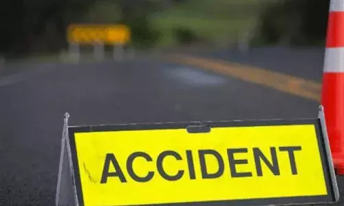అనంతపురంలో ఘోరరోడ్డు ప్రమాదం.. ముగ్గురు మృతి