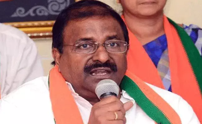 విశాఖ స్టీల్ ఫ్యాక్టరీ కోసం ఫైట్ చేస్తాం : సోము వీర్రాజు విశాఖ స్టీల్ ఫ్యాక్టరీ కోసం ఫైట్ చేస్తాం : సోము వీర్రాజు