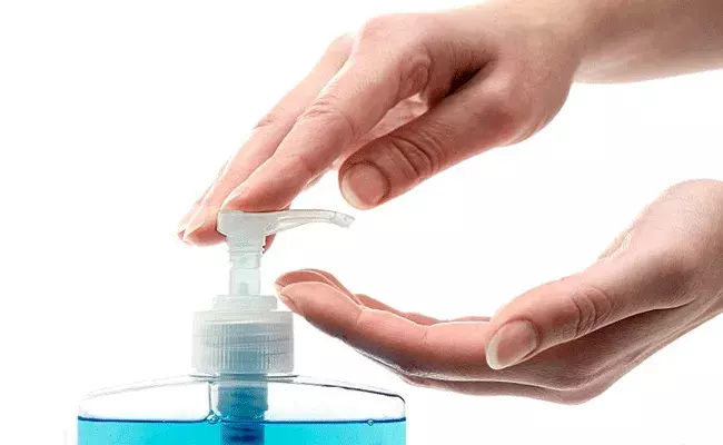 శానిటైజర్.. అప్పుడు నోస్టాక్.. ఇప్పుడు నో కస్టమర్