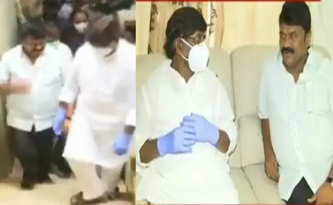 సవాల్ : ఒకే కారులో బయలుదేరిన మంత్రి తలసాని, సీఎల్పీ నేత బట్టి సవాల్ : ఒకే కారులో బయలుదేరిన మంత్రి తలసాని, సీఎల్పీ నేత బట్టి