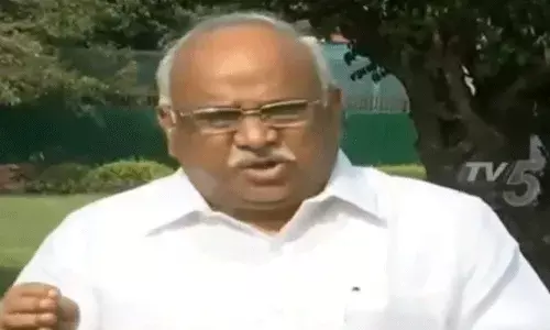 వైసీపీ ఎంపీల తీరుపై రాజ్యసభ ఛైర్మన్కు ఫిర్యాదు చేస్తాం : కనకమేడల వైసీపీ ఎంపీల తీరుపై రాజ్యసభ ఛైర్మన్కు ఫిర్యాదు చేస్తాం : కనకమేడల