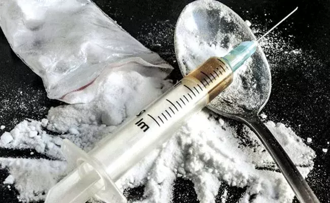డ్రగ్స్ కేసు.. కోడ్‌ భాషలో హీరోయిన్లు ఛాటింగ్?