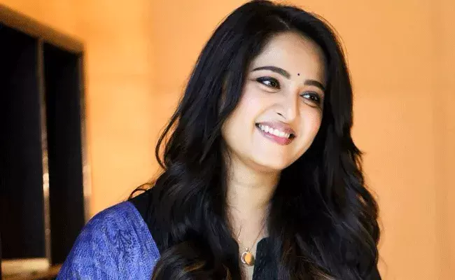 వావ్ అనుష్క.. ఒకేసారి మూడు భాషల్లో.. వావ్ అనుష్క.. ఒకేసారి మూడు భాషల్లో..