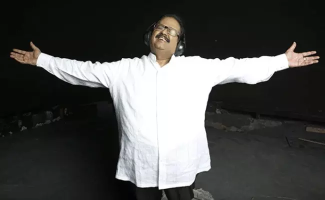 సంగీతం అనేది బాలు లక్ష్యం కాదు.. ఆయన గోల్ ఏంటంటే? సంగీతం అనేది బాలు లక్ష్యం కాదు.. ఆయన గోల్ ఏంటంటే?