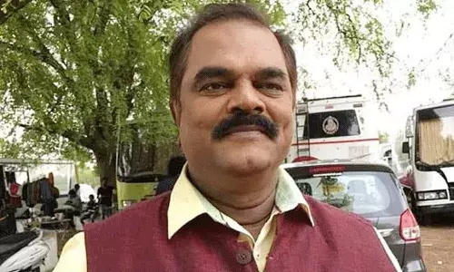 కరోనాతో మృతి చెందిన టాలీవుడ్ నటుడు .. కరోనాతో మృతి చెందిన టాలీవుడ్ నటుడు ..