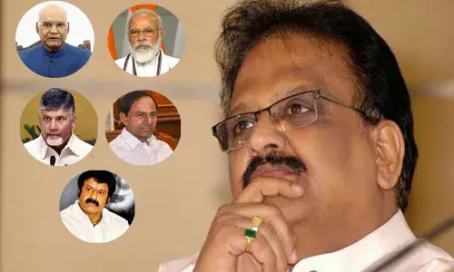 నింగికేగిన బాలు.. ప్రముఖుల నివాళులు నింగికేగిన బాలు.. ప్రముఖుల నివాళులు