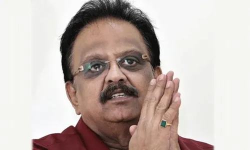 బాలు ప్రయాణంకి సరికొత్త దారి చూపించిన బాపు..