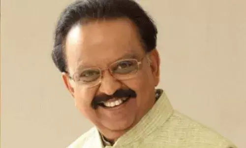 యాక్సిడెంటల్‌గా డైరెక్టరైన విజయబాపినీడుతో  బాలు జత ఎలా కుదిరిందంటే?