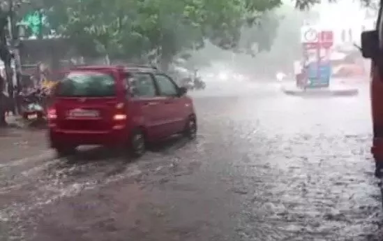 తెలంగాణలో ఎడతెరిపి లేకుండా భారీ వర్షాలు.. హైదరాబాద్ లో కుండపోత.. తెలంగాణలో ఎడతెరిపి లేకుండా భారీ వర్షాలు.. హైదరాబాద్ లో కుండపోత..