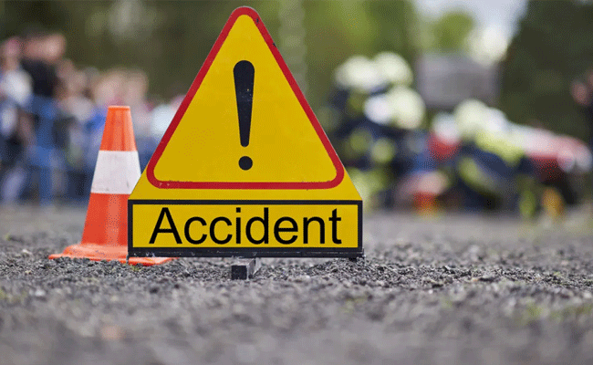 ఘోర రోడ్డుప్రమాదం.. గర్బిణీ సహా ఏడుగురు మృతి