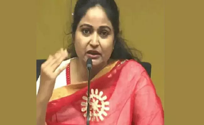 బ్రేకింగ్.. టాలీవుడ్పై నటి దివ్యవాణి సంచలన వ్యాఖ్యలు బ్రేకింగ్.. టాలీవుడ్పై నటి దివ్యవాణి సంచలన వ్యాఖ్యలు
