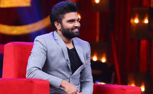 పెళ్లికి వేళాయే.. పొలిటీషియన్ మనసు దోచిన యాంకర్.. !!