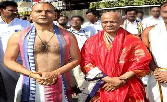 టీటీడీ ఈవో బదిలీ.. అనిల్ కుమార్ స్థానంలో ధర్మారెడ్డి