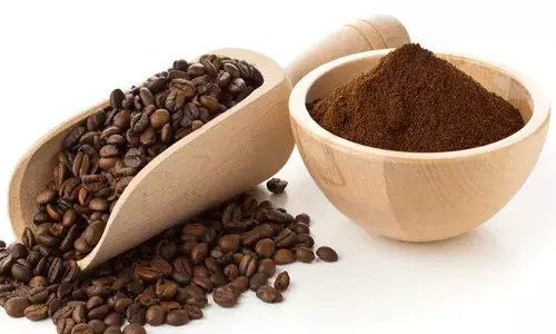 వేధించే తలనొప్పికి వంటింట్లోని కాఫీ పొడితో.. వేధించే తలనొప్పికి వంటింట్లోని కాఫీ పొడితో..