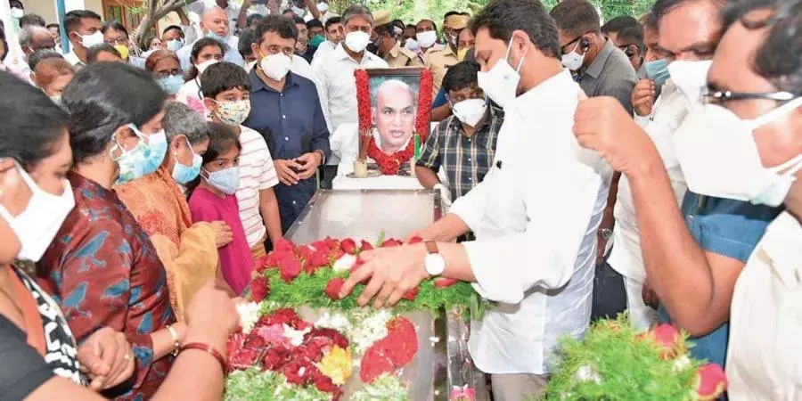 నేడు మరోసారి పులివెందులకు సీఎం జగన్