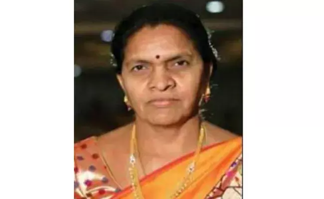 దుబ్బాక  టీఆర్ఎస్ అభ్యర్థి ఖరారు.. సోలిపేట సుజాత దుబ్బాక  టీఆర్ఎస్ అభ్యర్థి ఖరారు.. సోలిపేట సుజాత