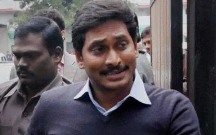 పదవుల బేరం కోసమే జగన్ ఢిల్లీ వెళ్లారేమో? : టీడీపీ పదవుల బేరం కోసమే జగన్ ఢిల్లీ వెళ్లారేమో? : టీడీపీ