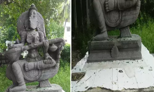 ఏపీలో దారుణం.. సరస్వతి దేవి విగ్రహంపై మద్యం పోసి, బాటిళ్లతో దాడి ఏపీలో దారుణం.. సరస్వతి దేవి విగ్రహంపై మద్యం పోసి, బాటిళ్లతో దాడి