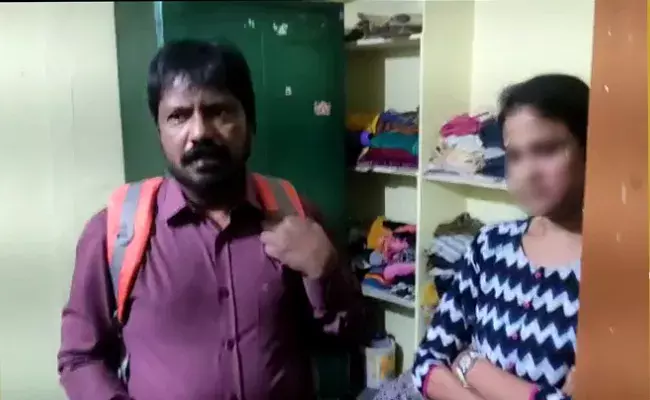 ప్రియుడితో కలిసి జల్సా చేస్తున్న భార్యను రెడ్హ్యాండెడ్గా పట్టుకున్న భర్త ప్రియుడితో కలిసి జల్సా చేస్తున్న భార్యను రెడ్హ్యాండెడ్గా పట్టుకున్న భర్త