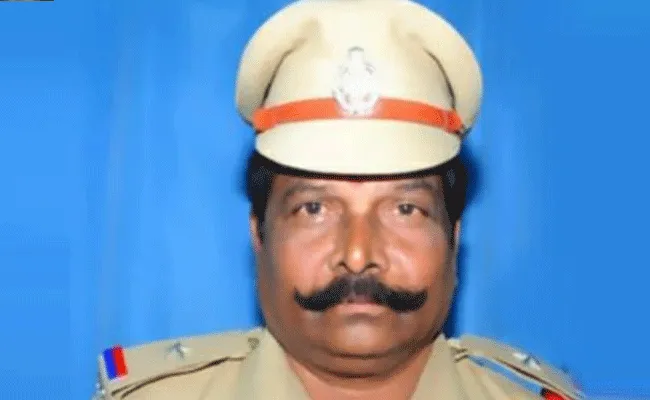 ఏపీలో ఏఎస్సై రాసలీలలు..ఆయన ఎక్కడ డ్యూటీ చేస్తే..అక్కడ రెండో సెటప్..!! ఏపీలో ఏఎస్సై రాసలీలలు..ఆయన ఎక్కడ డ్యూటీ చేస్తే..అక్కడ రెండో సెటప్..!!