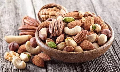 జీడిపప్పు, బాదాంలను వేయించి తింటున్నారా.. అయితే..