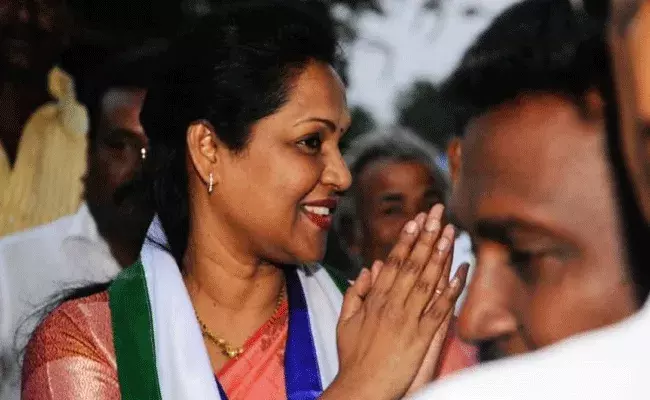 ఎమ్మెల్యే ఉండవల్లి శ్రీదేవికి అమరావతి సెగ