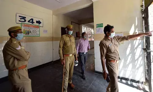 భర్త కిరాతకం.. భార్య తలతో నేరుగా స్టేషన్కు.. భర్త కిరాతకం.. భార్య తలతో నేరుగా స్టేషన్కు..